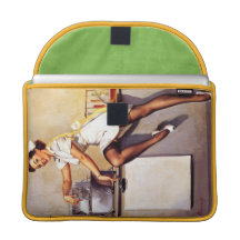 Vintager Retro Gil Elvgren KrankenschwesterPin her MacBook Pro Sleeves