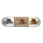 Vintages Motorrad, das auf hölzernem Brett läuft Skateboard Bretter