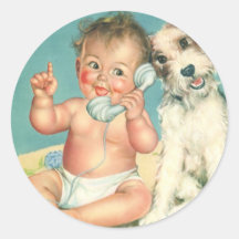 Vintages niedliches Baby, das auf Telefon-Terrier- Runder Aufkleber