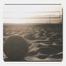 Volleyball im Sand Quadratsticker