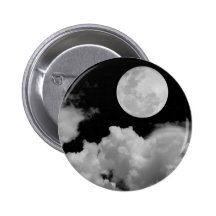 VOLLMOND BEWÖLKT SCHWARZWEISS ANSTECKNADEL