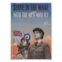 WAAF in der Uniform mit Piloten neben ihr Photographie