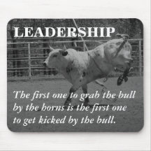 Wahre Führer ergreifen den Stier durch die Hörner Mousepad