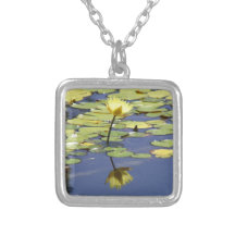 Wasserlilie mit Reflexion Schmuck