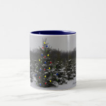 Weihnachtsbaum mit Lichtern Kaffee Tasse