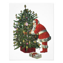 Weihnachtsmann, der Kerzen auf dem Weihnachtsbaum  Individuelle Ankündigskarten