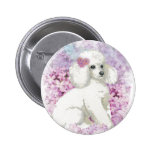 Weißer Pudel in der Flieder-Kunst und den Geschenk Anstecknadelbuttons