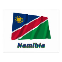 Wellenartig bewegende Flagge Namibias mit Namen Postkarte