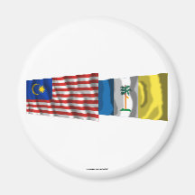 Wellenartig bewegende Flaggen Malaysias u. Penangs Magnete