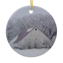 Winter-Scheunen-Schnee-Weihnachtsverzierung ornaments