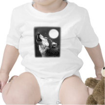 Wolf, der am Mond heult Tshirt