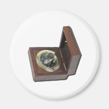 WoodenCompass081212.png Kühlschrankmagnet