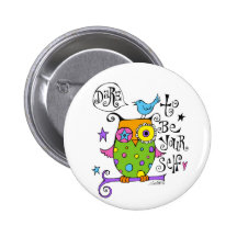 Wunderliche Eulen-Illustration Anstecknadelbutton