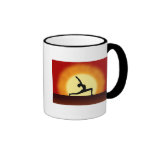 Yoga-Pose-Silhouette-Sonnenaufgang-Tee-oder Kaffee