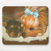 Yorkie Mutter mit Welpen Mauspad