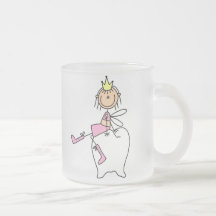 Zahn-Fee sitzt auf einem Zahn-Becher Kaffee Haferl