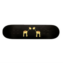 Zwei gegenüberstellende Giraffen. Cartoon Personalisierte Skateboarddecks
