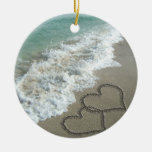 Zwei Sand-Herzen auf dem Strand Ornament
