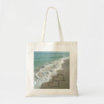 Zwei Sand-Herzen auf dem Strand, romantischer Ozea Taschen