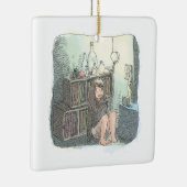 さなやにじ   薄明るい水色のお部屋の本棚のそばで座る素足の女性のイラスト KERAMIKORNAMENT (Rechts)