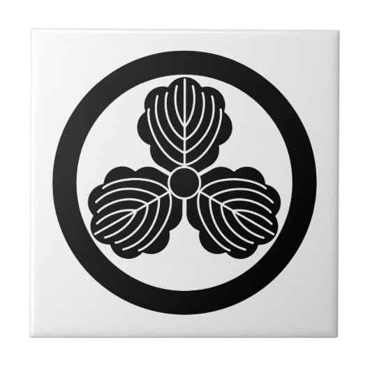 丸に三つ柏 FLIESE (Vorderseite)