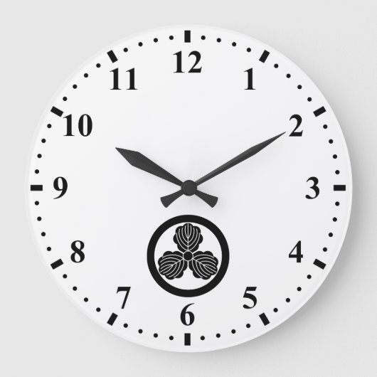 丸に三つ柏 GROßE WANDUHR (Vorderseite)