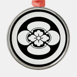 丸 に 木 瓜 ORNAMENT AUS METALL