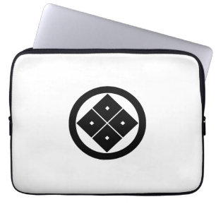 丸 に 隅 立 て 四 つ 目 LAPTOPSCHUTZHÜLLE