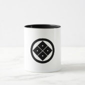 丸 に 隅 立 て 四 つ 目 TASSE (Zentrum)