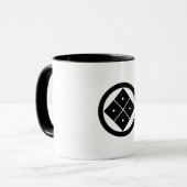 丸 に 隅 立 て 四 つ 目 TASSE (Vorderseite Links)