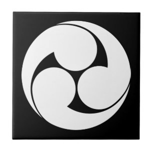 左三つ巴（地抜き） FLIESE