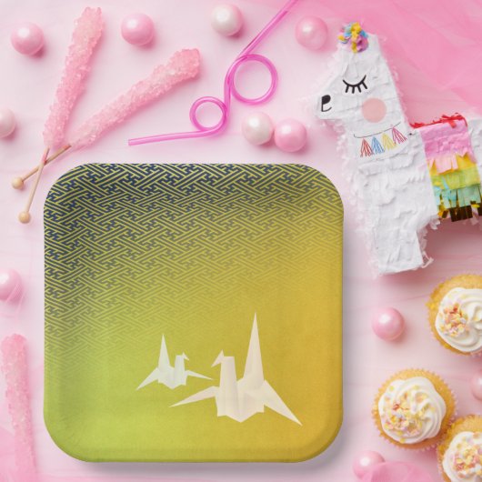 折鶴と紗綾形紋様（金地に紺青色）のペーパープレート PAPPTELLER (Party)