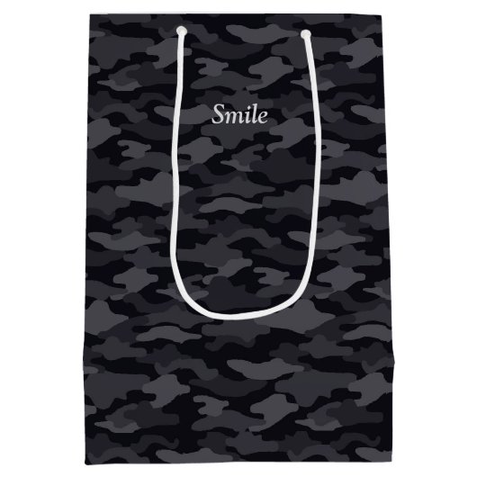 文字 カスタム 迷彩(ブラック)  ミディアムペーパーバッグ MITTLERE GESCHENKTÜTE (Rückseite)