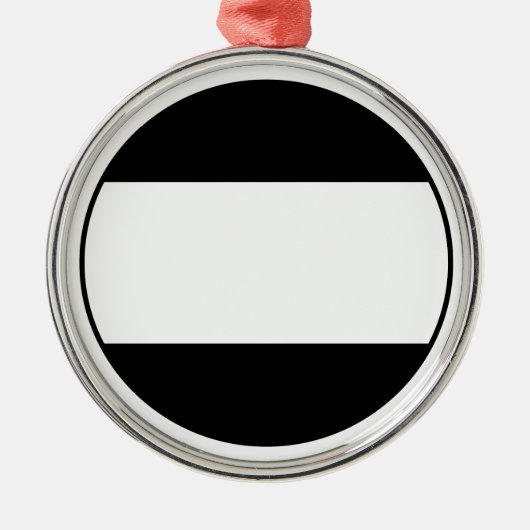 新 田 一 つ き 引 ORNAMENT AUS METALL (Vorne)