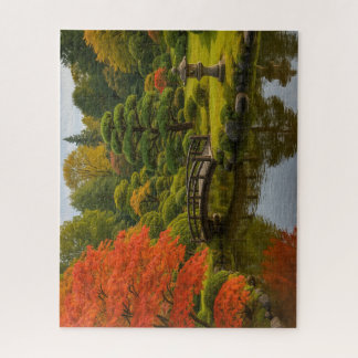 秋の庭園と紅葉の舞|Autumn Leaves in a Tranquil Garden Puzzle