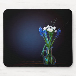 花 瓶 に 白 い 花 と 青 MOUSEPAD