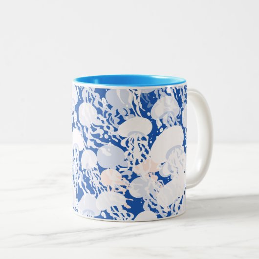 足 元 に ご 意! ZWEIFARBIGE TASSE (VorderseiteRechts)