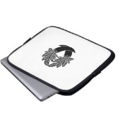 違 い 大 根 LAPTOPSCHUTZHÜLLE (Vorne Knopf)