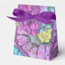 Suche nach gezeichnet papier geschenk box Jede person