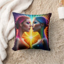 Suche nach figuren kissen Weiblich