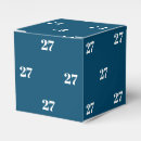 Suche nach aquamarine papier geschenk box Jede person