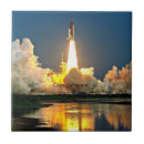 Suche nach rakete fliesen Weltraum