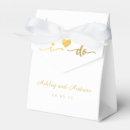 Suche nach initiale papier geschenk box Typografie