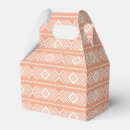 Suche nach dreieck papier geschenk box Jede person