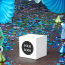 Suche nach vorlagen papier geschenk box Jede person