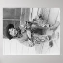 Suche nach gekleidet poster Junge