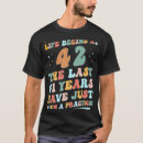 Suche nach 42 geburtstag tshirts Leben