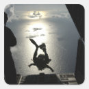 Suche nach aufpassen aufkleber Stehend