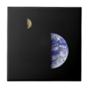 Suche nach astronaut fliesen Mond