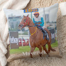 Suche nach pferderennen kissen Foto